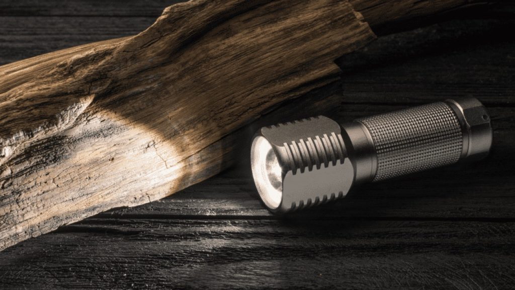 Green Flashlight Reviews – Top 4 Pick Products for Hunting